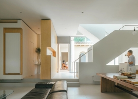 Con trai kiến trúc sư 'lột xác' căn nhà 350 m2 của bố mẹ