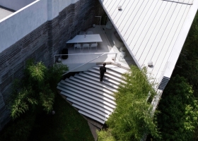 Nhà 600 m2 phủ 70% mảng xanh, chia không gian bằng cao độ