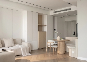 Mở rộng không gian căn hộ 73,5 m2 bằng tường vách kính