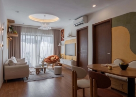 Cải tạo căn hộ 80 m2 theo bảng màu rực rỡ với 320 triệu đồng