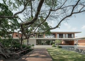 Nhà vườn 1.600 m2 cho ba thế hệ xây quanh cây đa cổ thụ
