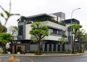 Đưa nội thất gỗ truyền thống vào không gian biệt thự hiện đại