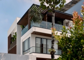 Biệt thự 650 m2 phong cách nhiệt đới hiện đại giữa Sài Gòn