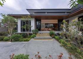 Biệt thự 525 m2 thiết kế quanh sân vườn để giải nhiệt