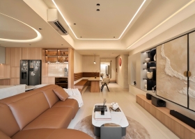 Căn hộ 130 m2 dùng khối tivi 'lơ lửng' chia không gian