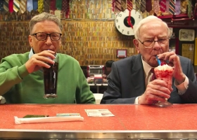 Ngược mọi lời khuyên dinh dưỡng, Warren Buffett vẫn sống khỏe ở tuổi 95: Ăn như trẻ 6 tuổi, sống vui như thanh niên