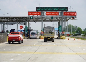 Ôtô không được qua trạm thu phí từ 1/10 nếu chưa chuyển sang tài khoản giao thông